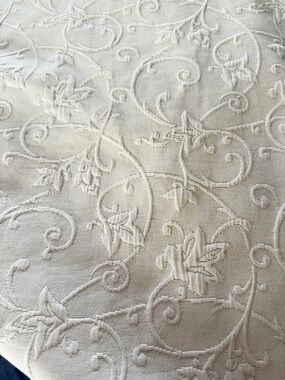Rare! Ivory Floral Portuguese Matelasse Twin/Full Coverlet